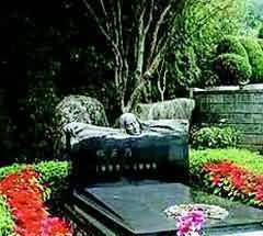 毕摩去世