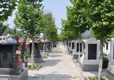 域外墓地法律制度的借鉴与启示