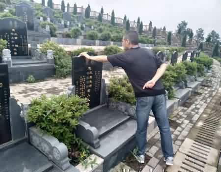 镌刻永恒：探秘中国传统墓碑雕刻的艺术与情感——华南陵园诠释殡葬文化真谛