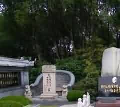 公共景观或纪念空间与艺术墓葬空间复合